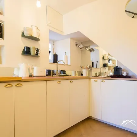 Aparthotel 2min | 2br| Wifi|a/c| By Tilo